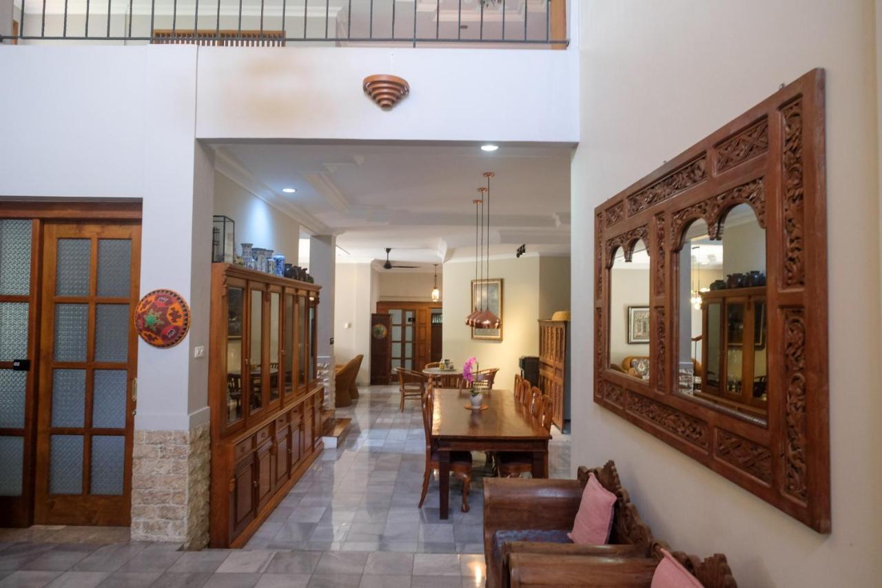 Sareh Villa By The Lavana Semarang Buitenkant foto