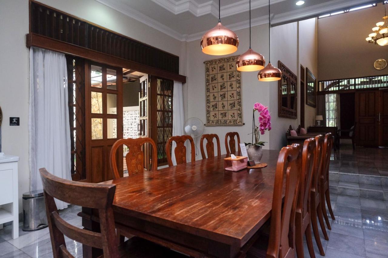 Sareh Villa By The Lavana Semarang Buitenkant foto
