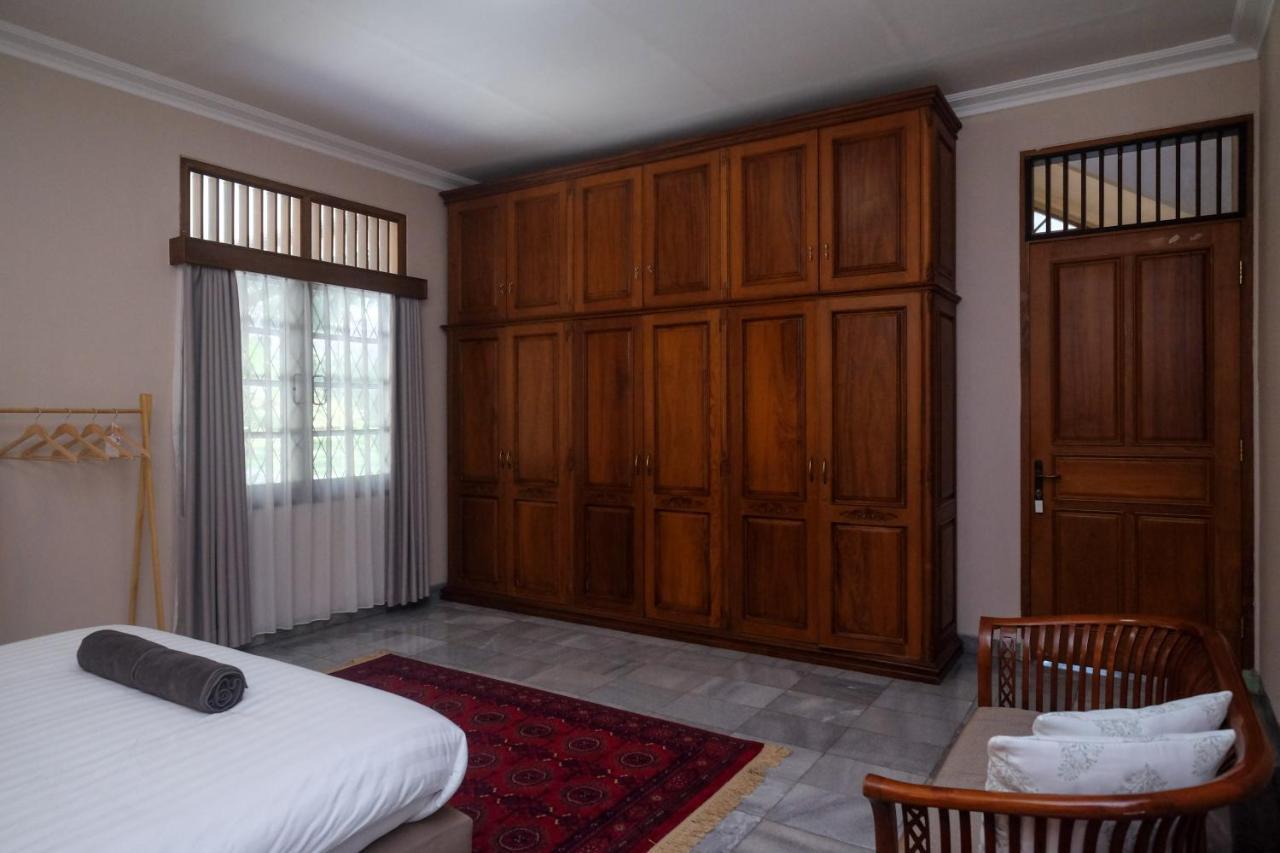 Sareh Villa By The Lavana Semarang Buitenkant foto