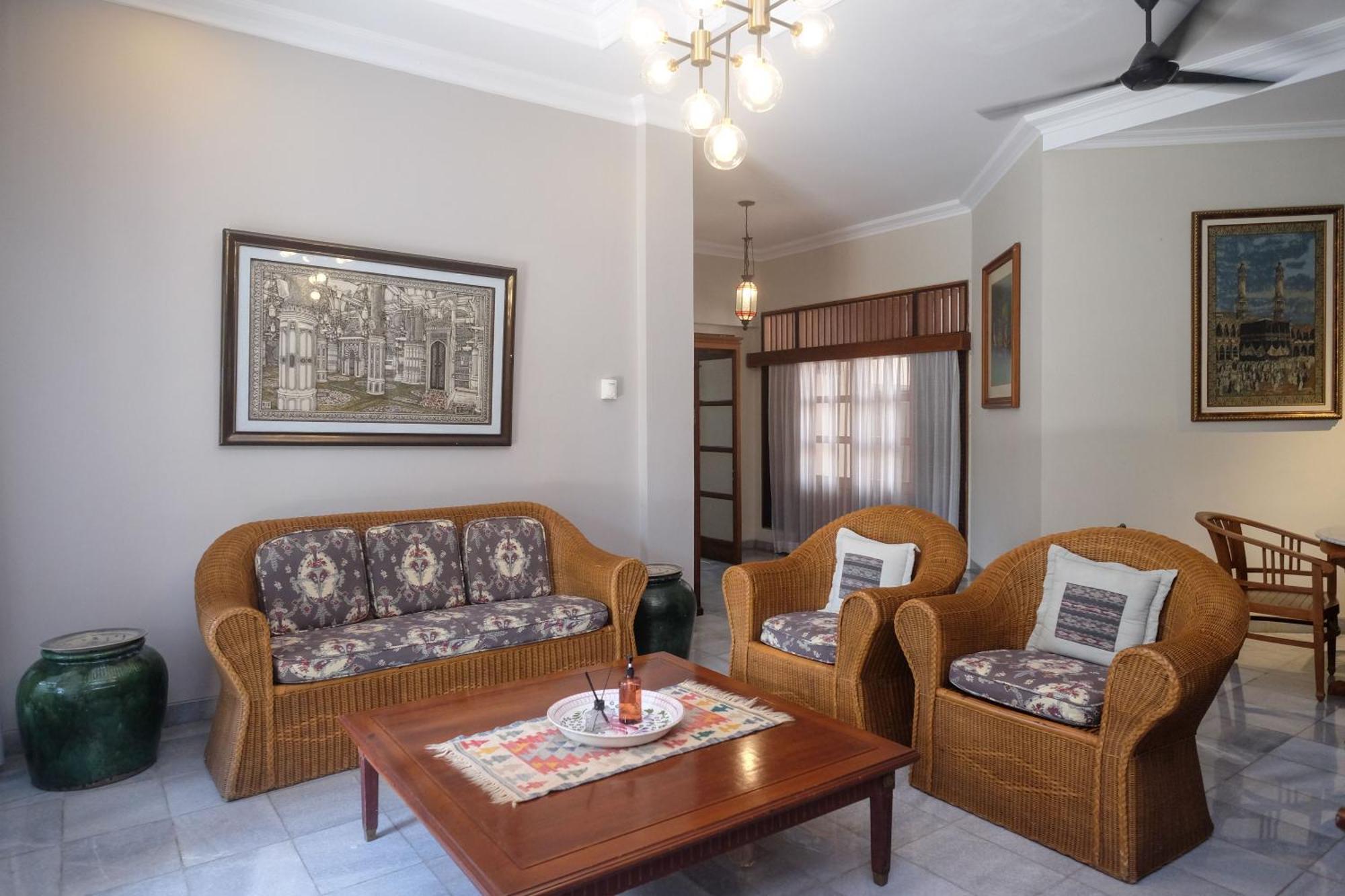 Sareh Villa By The Lavana Semarang Buitenkant foto