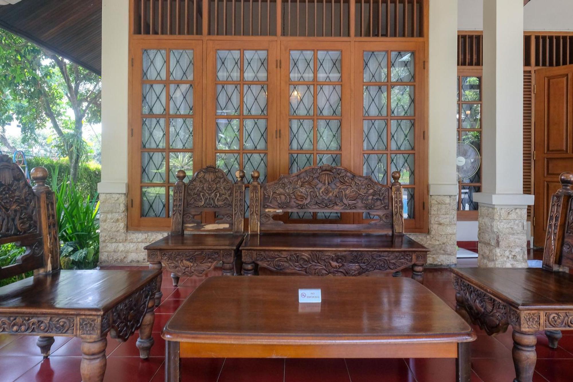 Sareh Villa By The Lavana Semarang Buitenkant foto