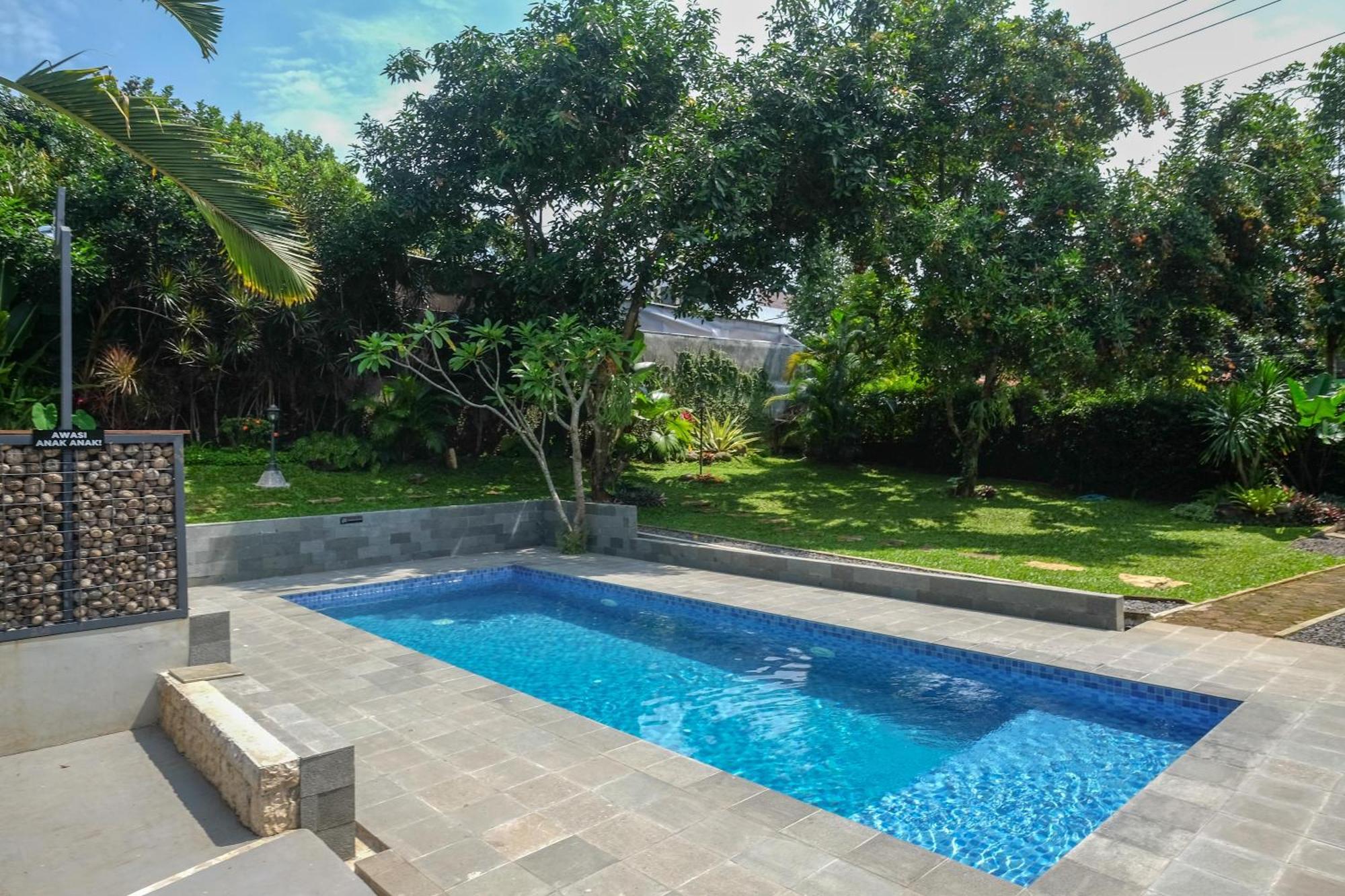 Sareh Villa By The Lavana Semarang Buitenkant foto